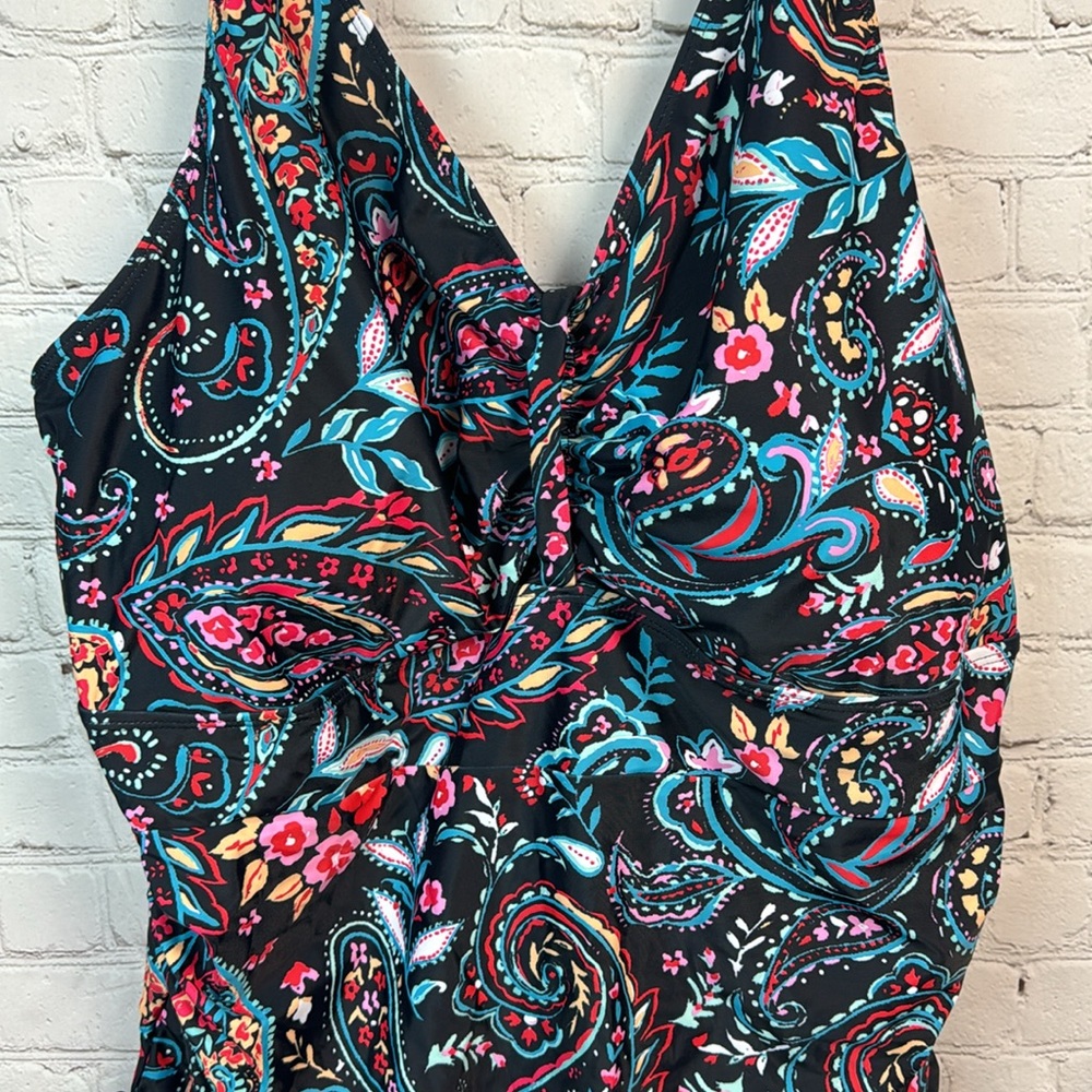 BloomChic Paisley Print Ruched Detail Knot Side One Piece Swimsuit Plus … - Picture 4 of 7